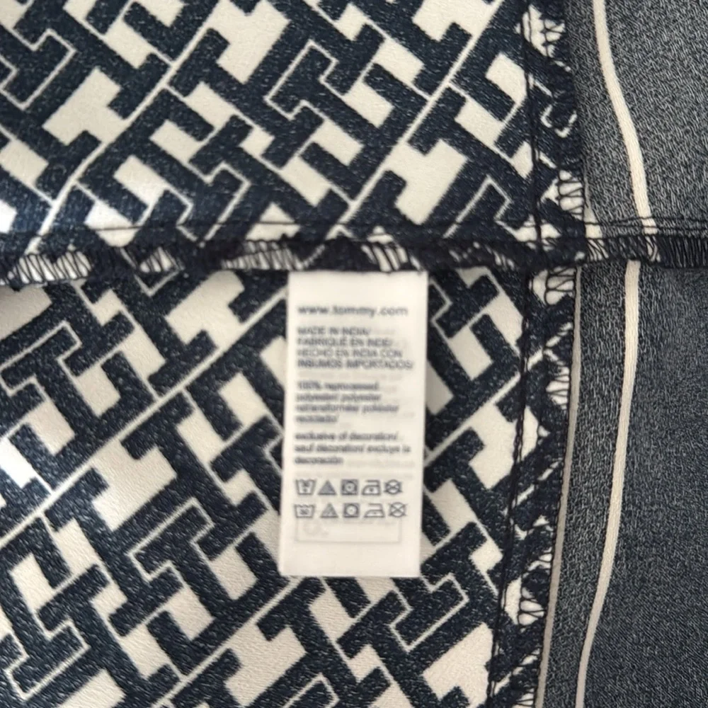 NWT Tommy Hilfiger Luxe Blouse and Pant Set - Picture 9 of 9